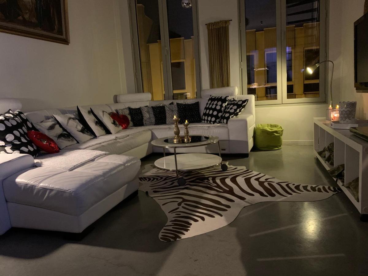 Apartamento Wellness Loft With Sauna, Jacuzzi, Roof Terrace & Amazing View Amberes Exterior foto