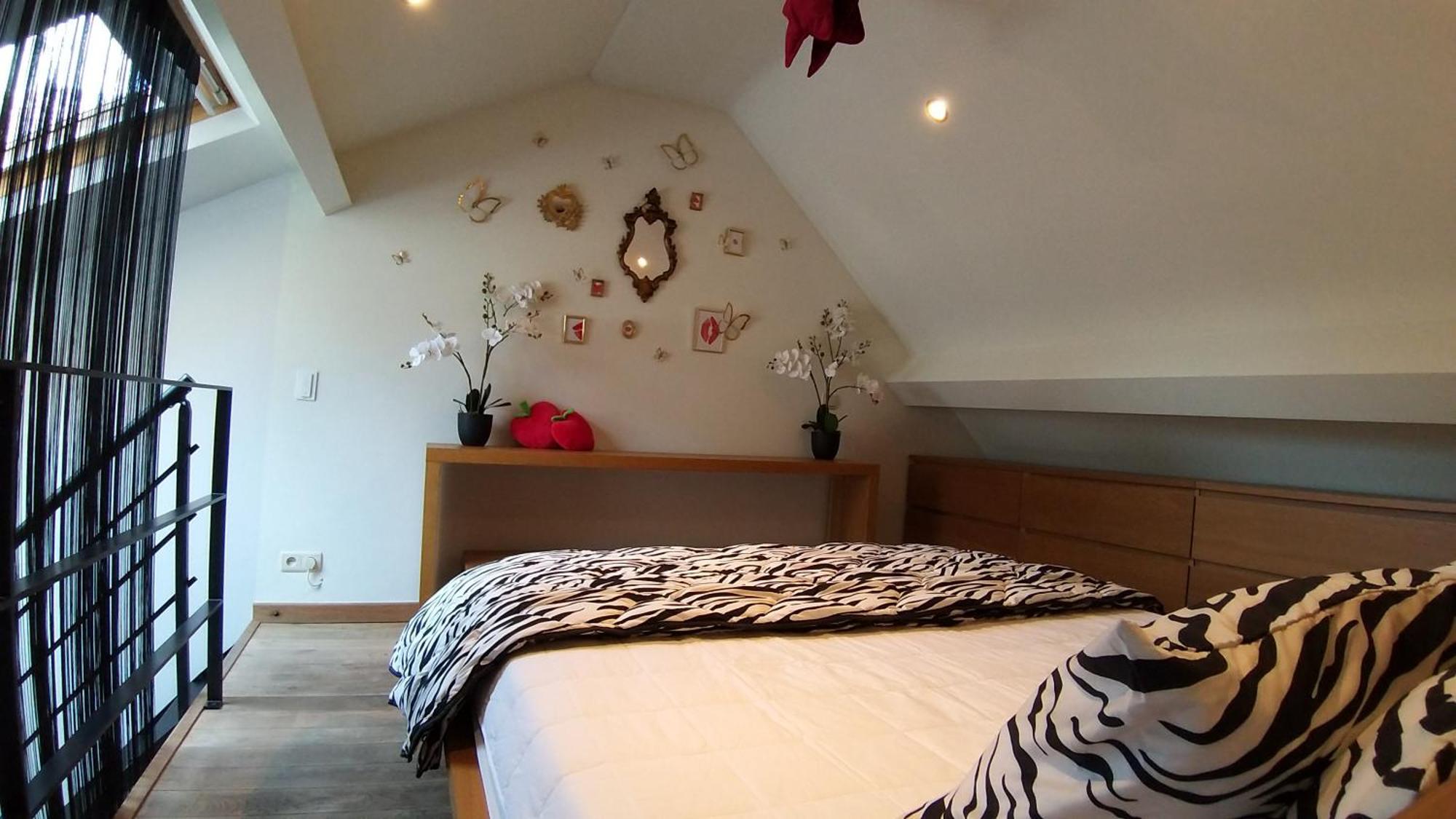 Apartamento Wellness Loft With Sauna, Jacuzzi, Roof Terrace & Amazing View Amberes Exterior foto